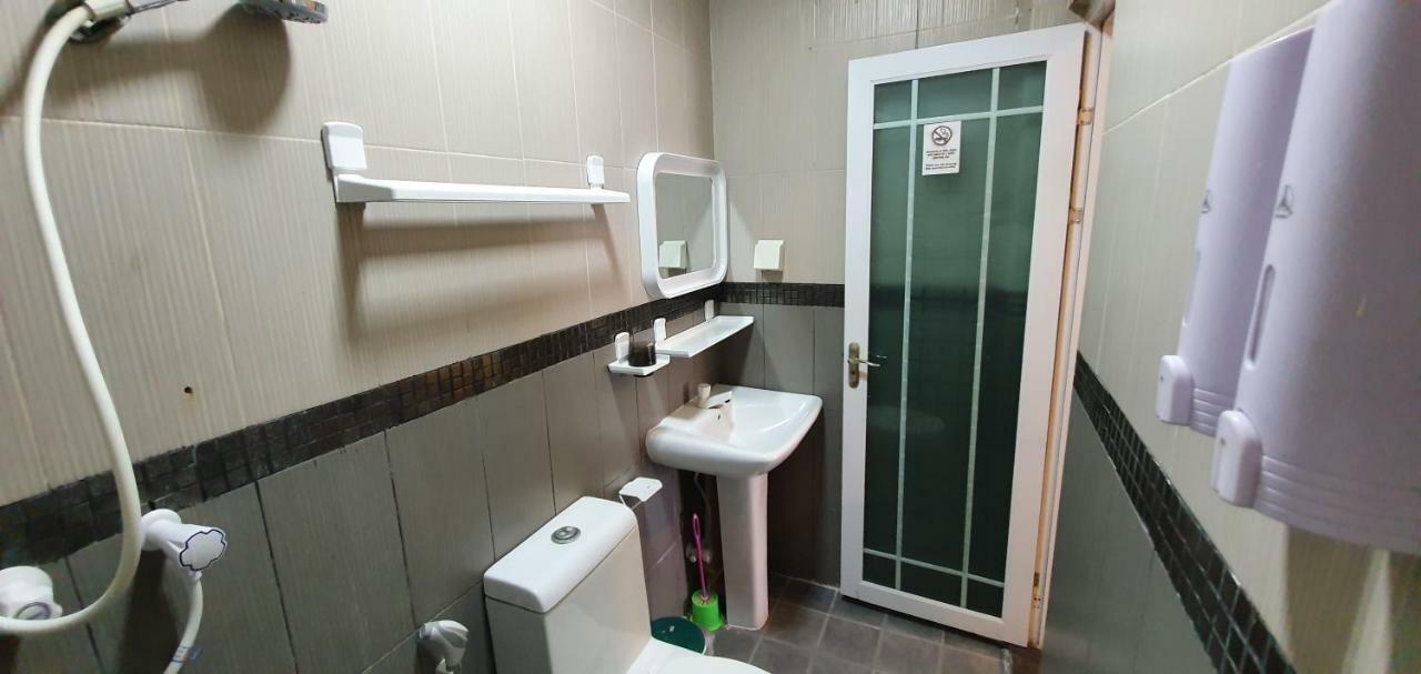 Surf Deck Hotel Thulusdhoo Exterior photo