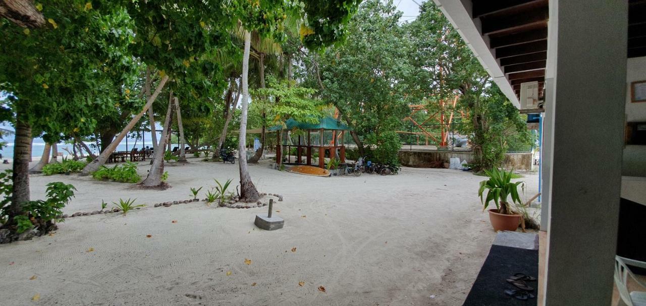 Surf Deck Hotel Thulusdhoo Exterior photo