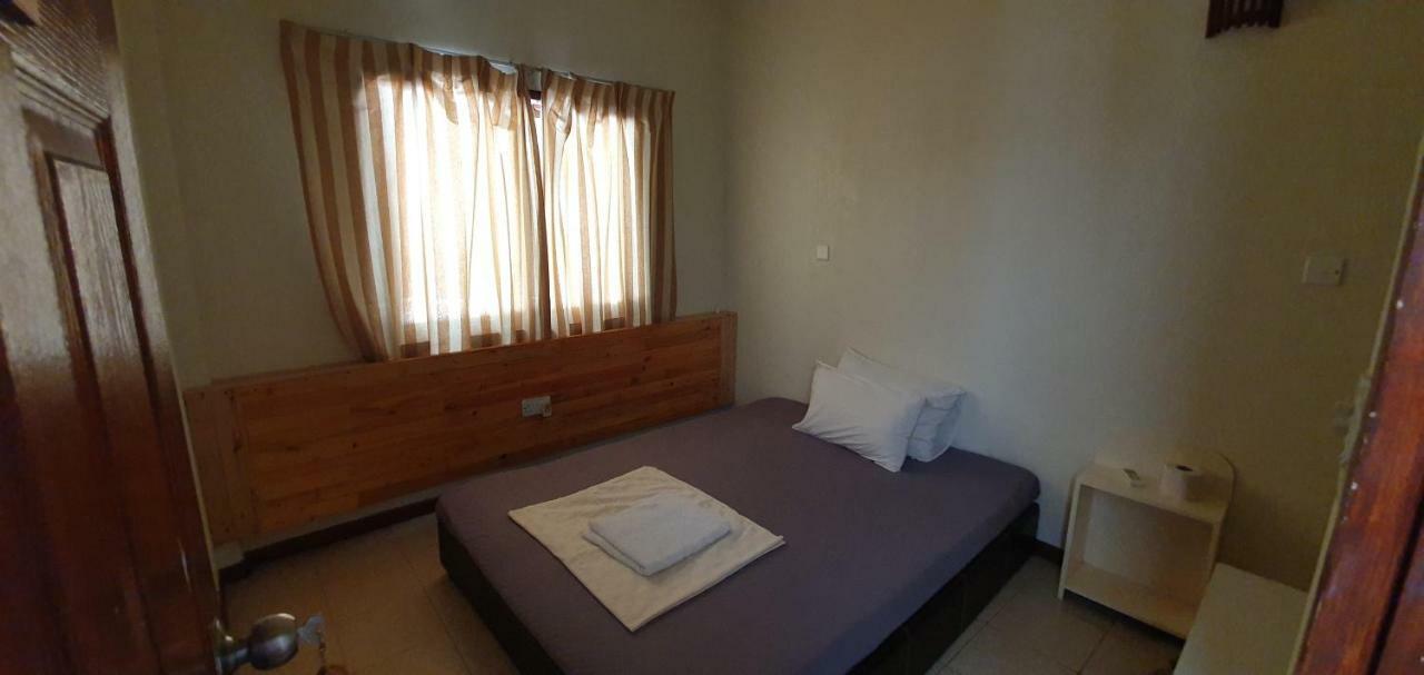 Surf Deck Hotel Thulusdhoo Exterior photo